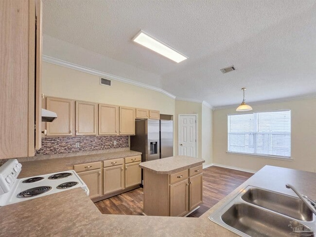 Building Photo - 1057 Freeboard Blvd
