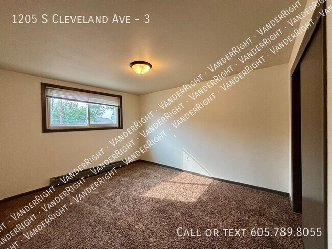 Building Photo - 1205 S Cleveland Ave
