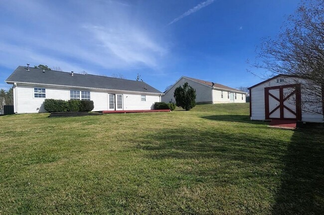 Building Photo - 902 Veryfine Dr