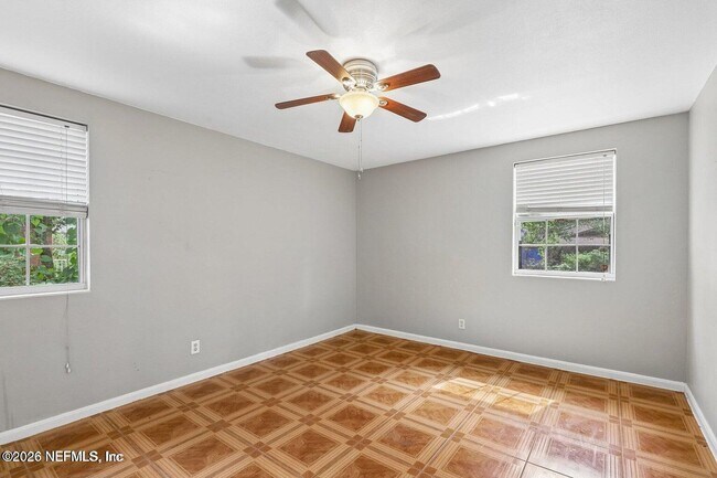 Building Photo - 356 Tidewater Cir W