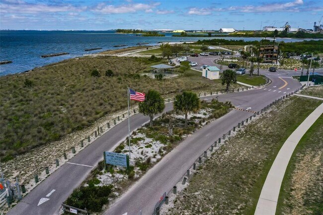 Building Photo - 1041 Apollo Beach Blvd
