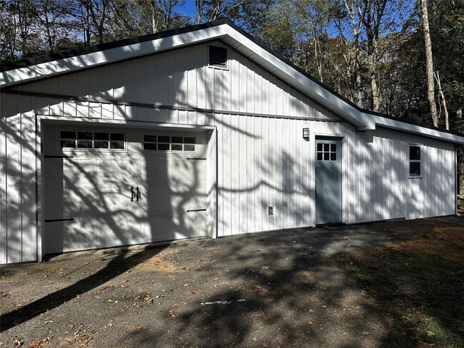 Building Photo - 85 Delaware Trail