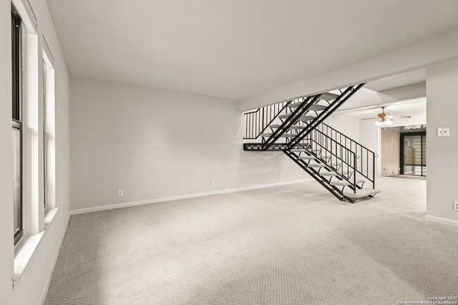 Building Photo - 162 Amistad Blvd