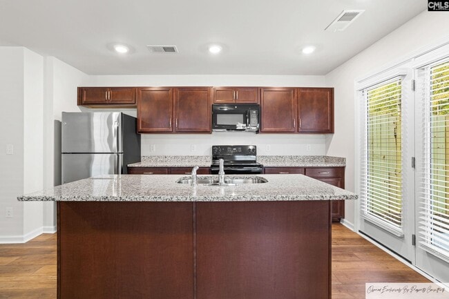 Building Photo - 441 Pepperbush Ln