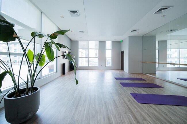 Building Photo - 1100 S Miami Ave