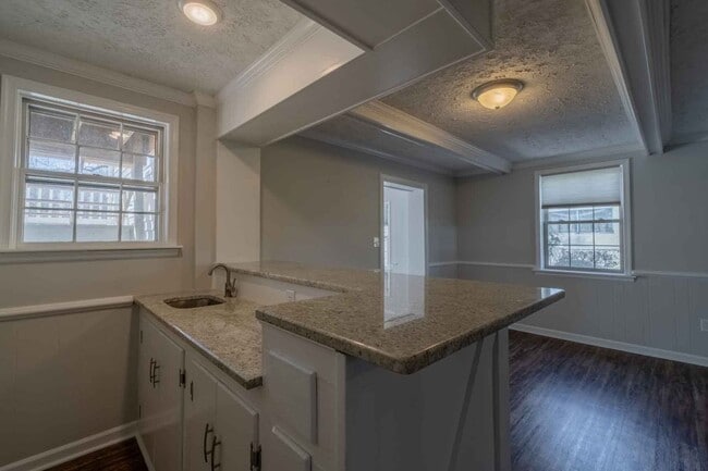 Building Photo - 123 Temple Cir