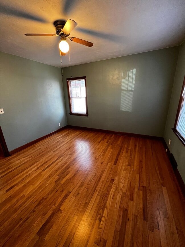 Building Photo - 2 bedroom home with bonus room in Davenport