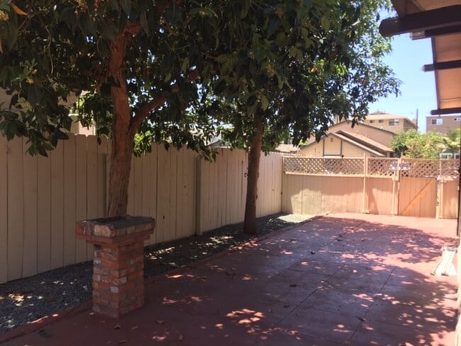 Building Photo - 3685 Arizona St