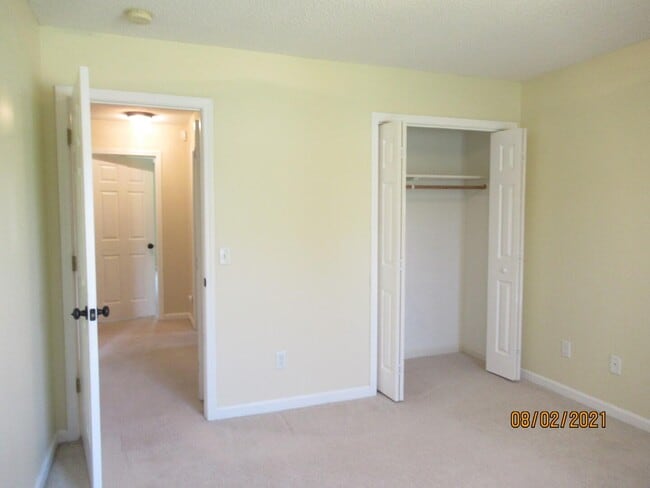 Building Photo - 3370 Aurora Dr