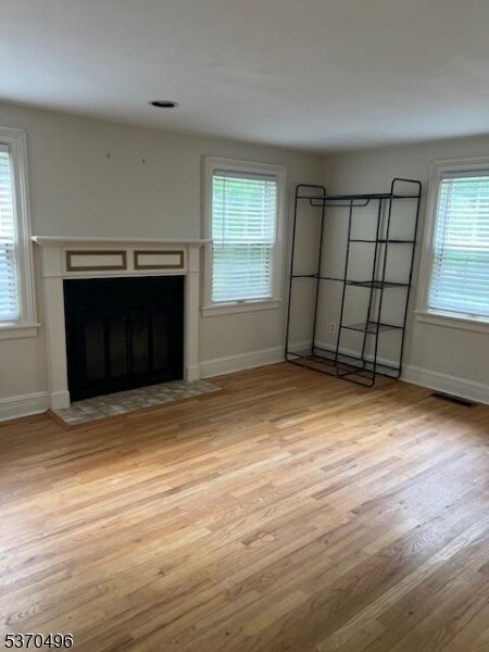 Primary Photo - 718 Somerset St
