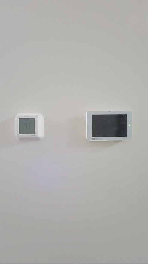 Building Photo - MOVE-IN SPECIAL! 1/2 OFF 1st MONTHS RENT.