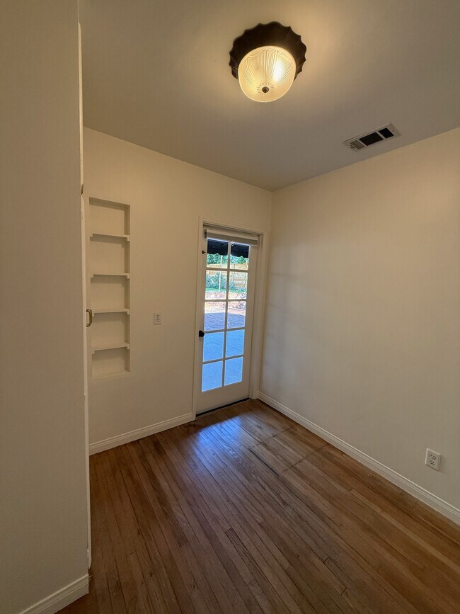 Building Photo - 108 Buena Vista Dr