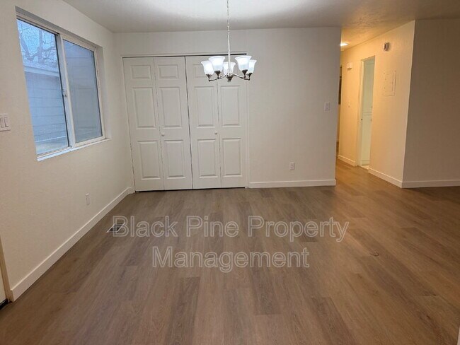 Building Photo - 1939 S Owyhee St