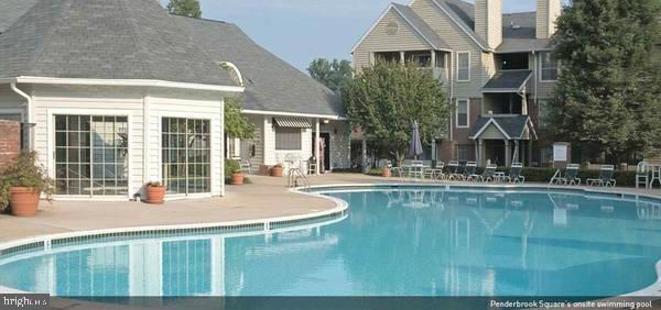 Building Photo - 3910 Penderview Dr