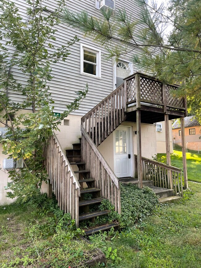 Primary Photo - 139 Front St