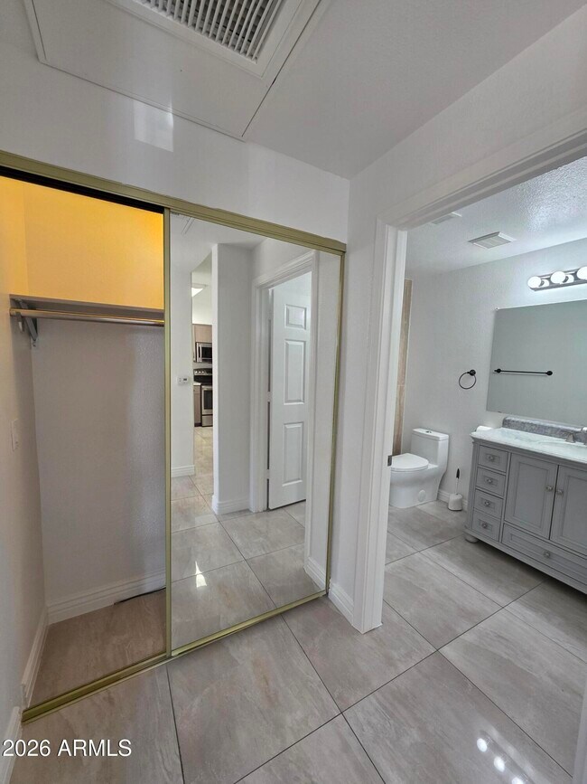 Building Photo - 20100 N 78th Pl