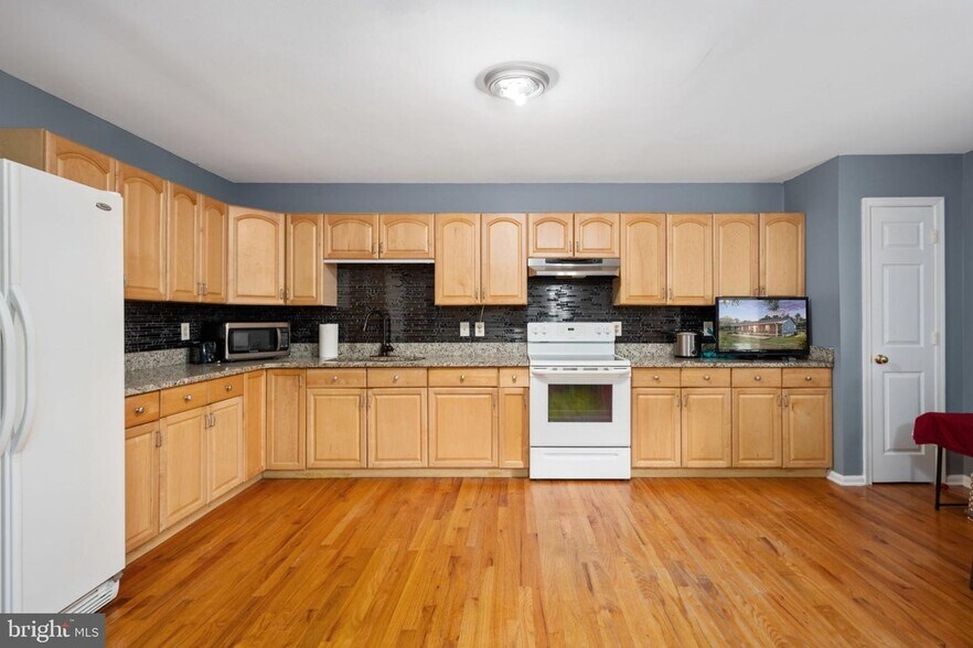 Kitchen - 57 Ringgold Rd