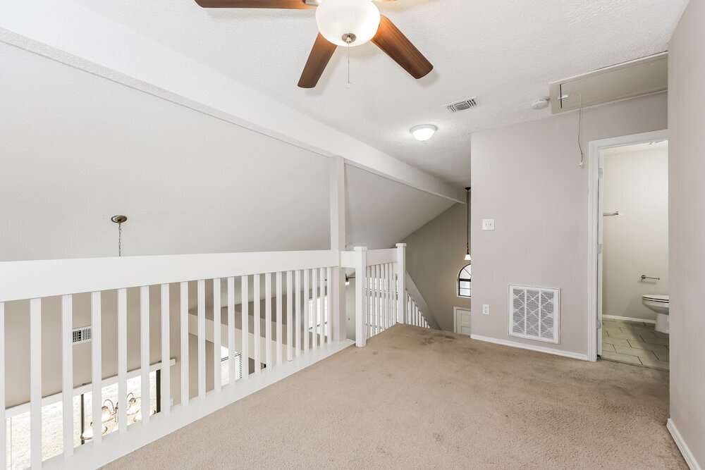 Building Photo - 6209 Mercedes Dr