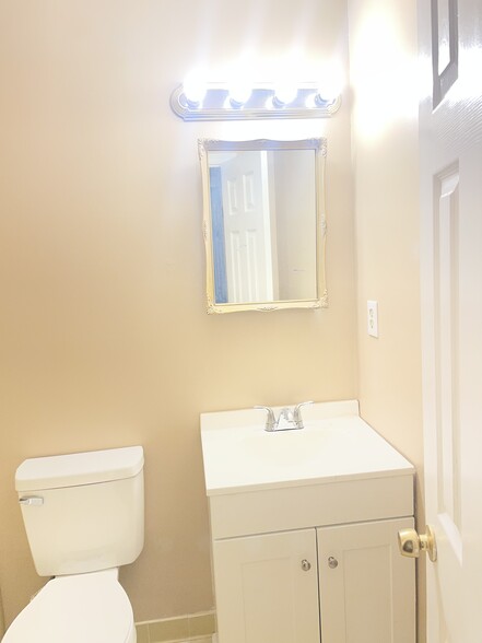 Bathroom 2 - 105 Valencia Cir