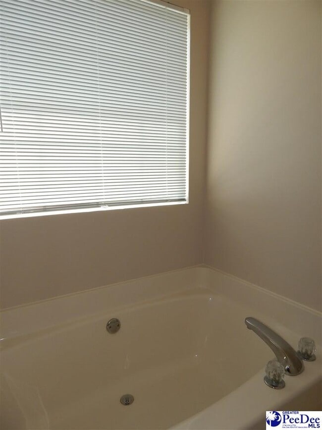 Building Photo - 2109 Elderberry Dr