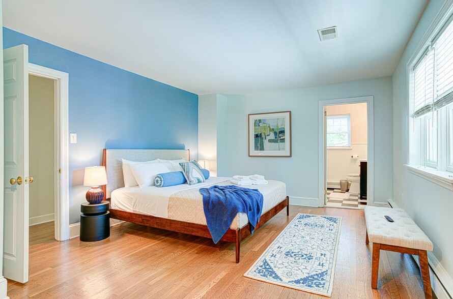 Building Photo - 7 Carol Ln