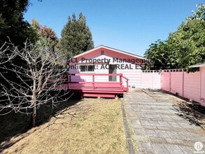 Building Photo - **WE DO NOT ADVERTISE ON CRAIGSLIST OR FACEBOOK MARKETPLACE**