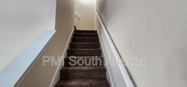 Building Photo - 6864 Mountain Cir