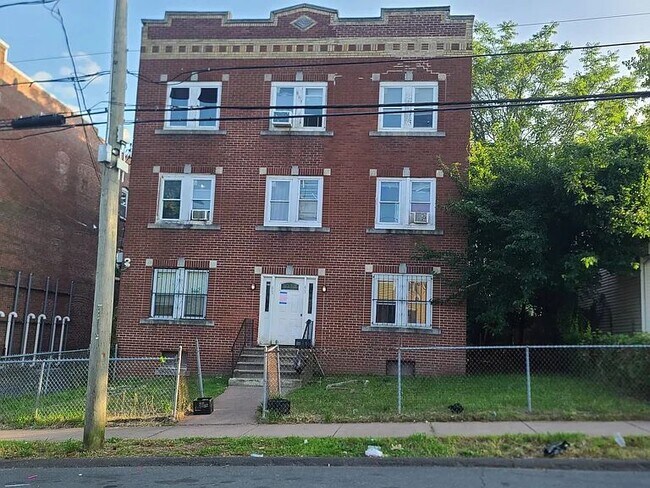 Building Photo - 41 Nelson St