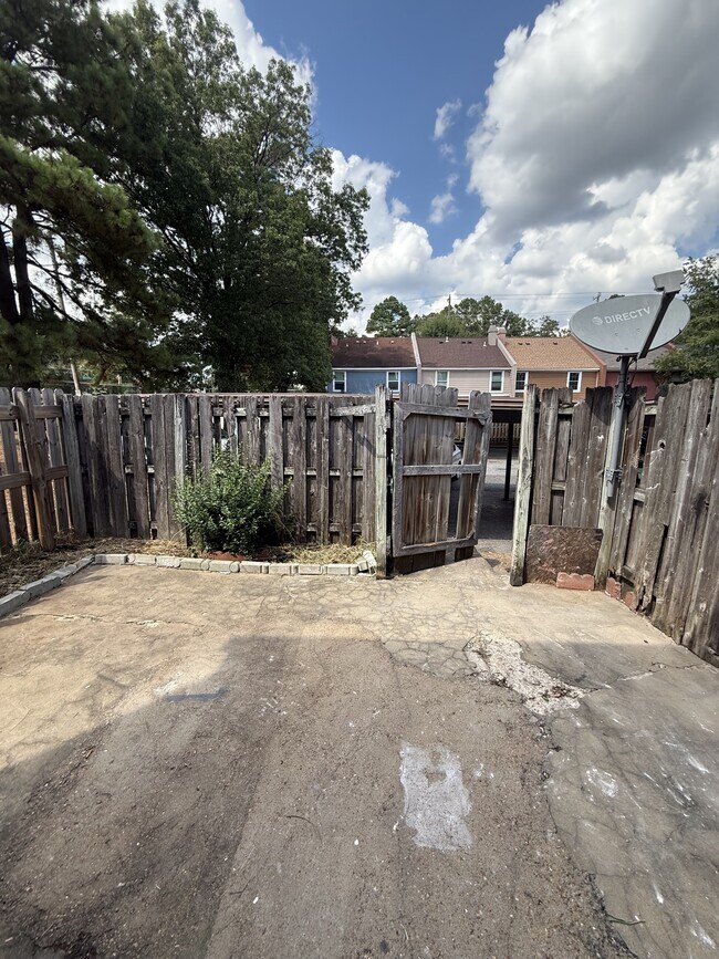 Building Photo - 4860 Chesterwood Ct