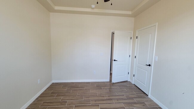 Building Photo - 125 Loma Vista Dr