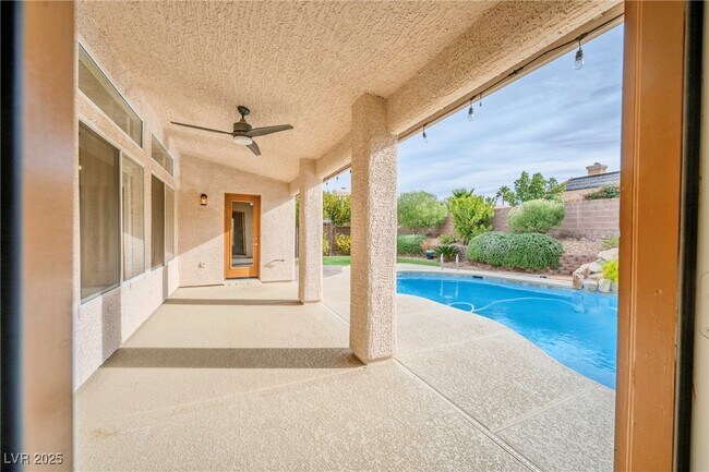 Building Photo - 921 San Bruno Ave