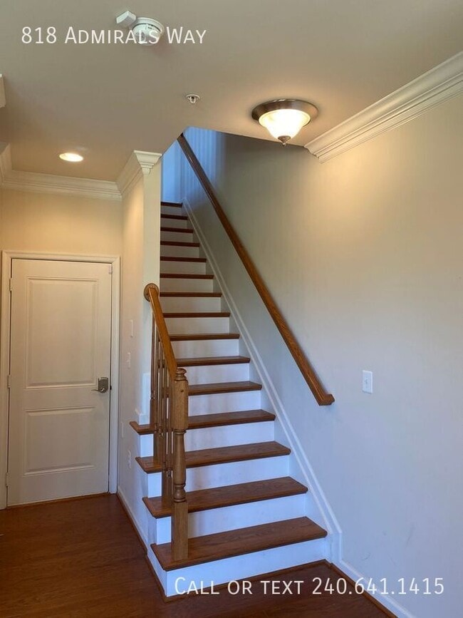 Building Photo - 818 Admirals Way