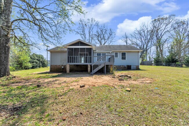 Building Photo - 204 Hattie Rd