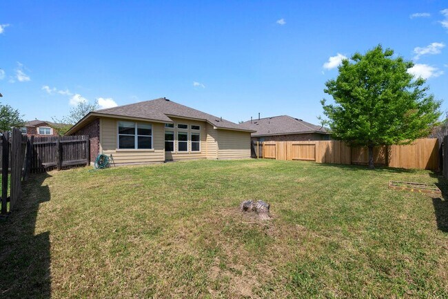Building Photo - 1049 Regency Ln