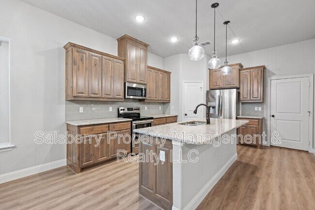 Building Photo - 1636 Town Creek Cir