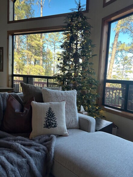 Building Photo - 2373 W Mountain Laurel Rd