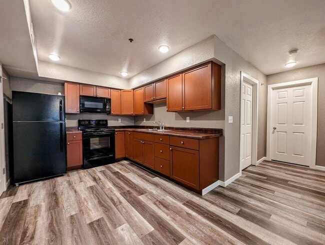 Building Photo - 1319 B Ave W