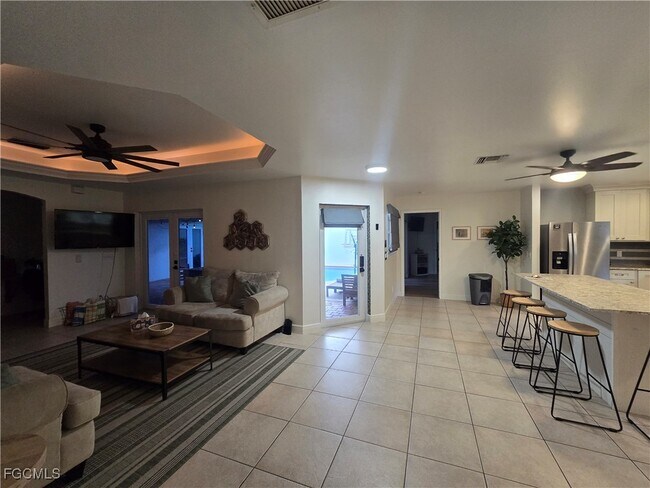 Building Photo - 2309 SW 27th St