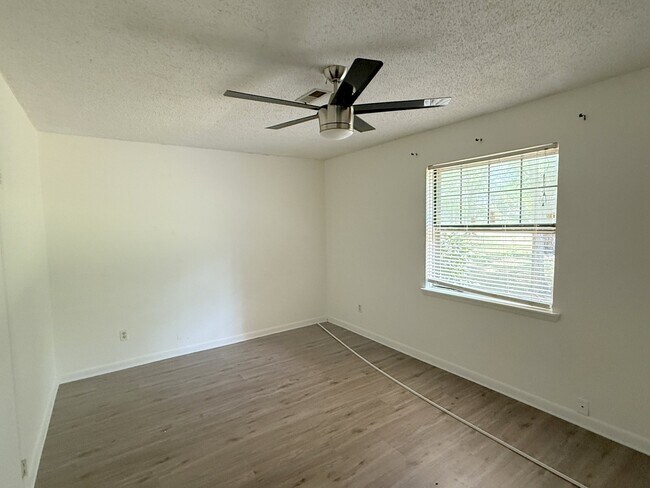 Building Photo - 118 Dexter Cir