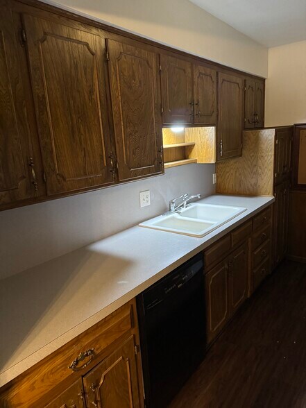 Building Photo - 1806 Crescent Dr
