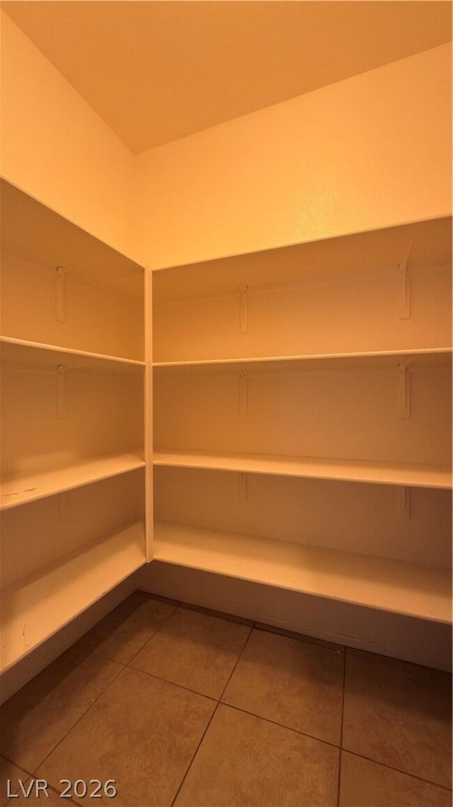 Building Photo - 7855 Narnia Ave