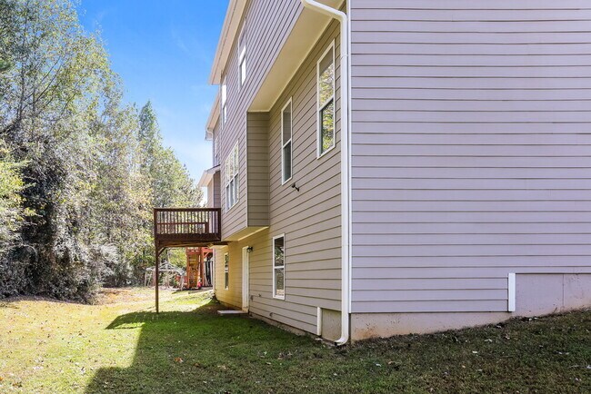 Building Photo - 3302 Southerland Ct