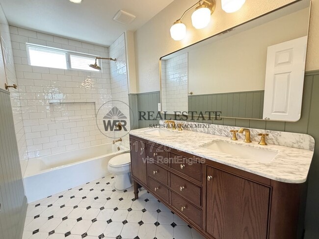 Building Photo - 5798 Mapleview Dr