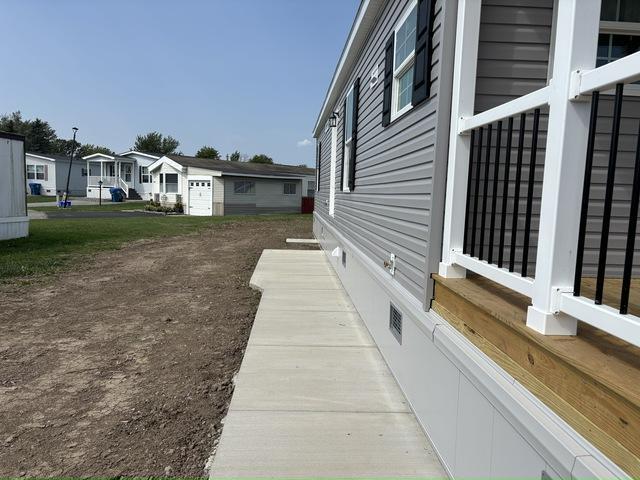 Building Photo - 261 Crestwood Dr