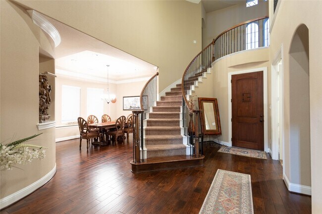 Building Photo - 6425 Academy Ln
