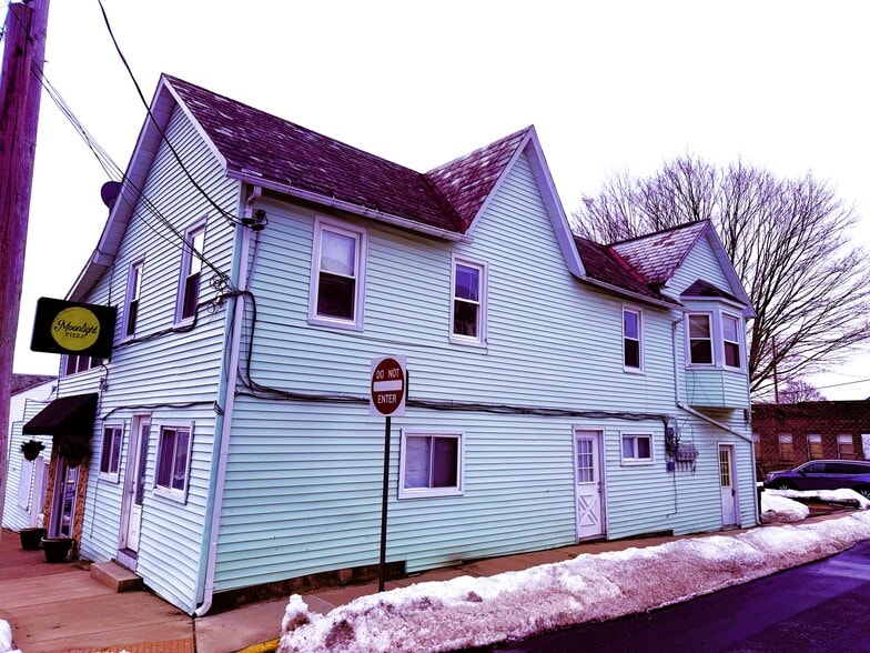 Building Photo - 301 S Robinson Ave