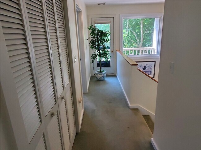 Building Photo - 15 Hammersmith Rd