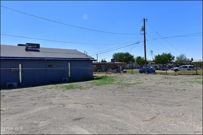 Building Photo - 3491 N Ascencion St