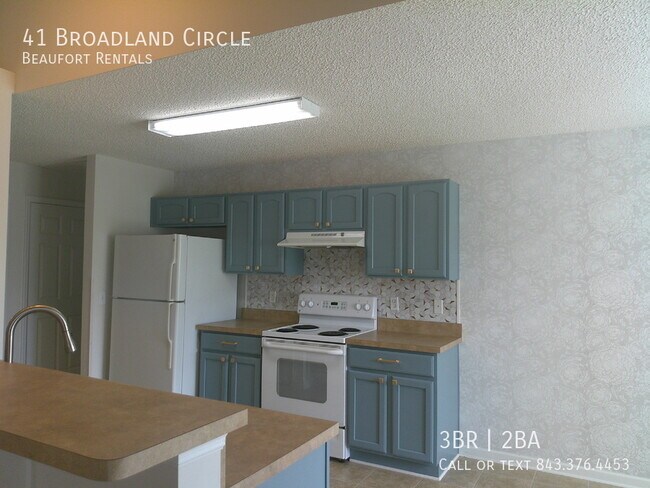 Building Photo - 41 Broadland Cir