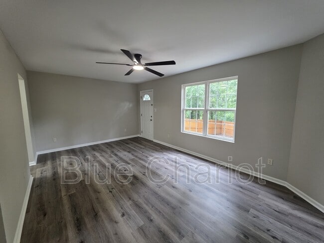 Building Photo - 704 Brye St